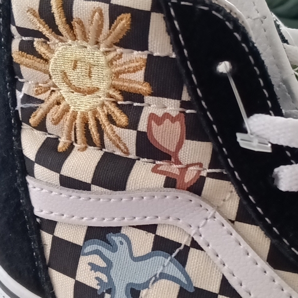 #40❤️ NWT Vans X Skateistan SK8 Hi Girls Skate Shoes - Picture 5 of 10